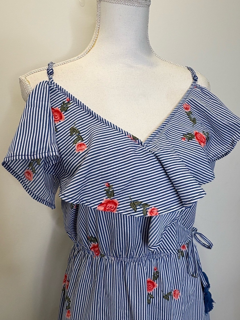 Hint of Blush Blue White Stripe Floral Cold Shoulder Ruffle Dress Size Large NWT - Picture 7 of 11
